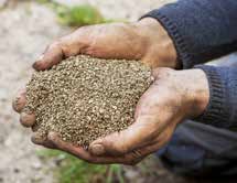 HEKLA SCORIA Bulkdensitet, fuktig: 800 kg/m 3 Innehåll: Vulkanisk scoria, 2-8 mm Blandas med sand anpassat efter platsens förutsättningar FUNKTIONELLA SPORTYTOR MED HEKLA GREEN OCH HEKLA SCORIA Hekla