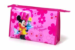 Necessärer Pooh Necessär, 23,5 x 6 x 15 cm 25071 Minnie Necessär, 20 x 8 x 14 cm 25056 Mickey Necessär, 20 x 8 x 14 cm 25055 Hanna Montana Necessär, 23,5 x 6 x 15 cm 25069