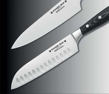 Rostfria kvalitetsknivar med nitade skaft av Micarta för bekvämt och ergonomiskt grepp. Stainless steel quality knives with riveted Micarta handles for comfortable and ergonomic grip. Art.