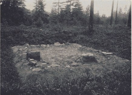 Florin tolkade platsen Östra Vrå som en boplats för de första jordbrukarna i Mälardalen, han kallade kulturen för vråkulturen, men på senare tid har man övergått till att låta den vara en del av den