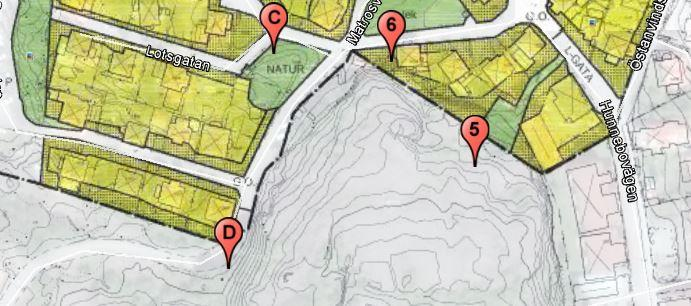 7 (12) underlaget, se Bild 3. Bild 3. Block som står stabilt på underliggande berg. Vy åt Ö. Södra delområdet Figur 4.