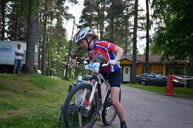 VERKSAMHETSBERÄTTELSE MTB-ORIENTERING 2013 MTB-O tog under 2013 ytterligare ett kliv framåt och börjar så smått bli en etablerad gren inom orienteringsfamiljen.