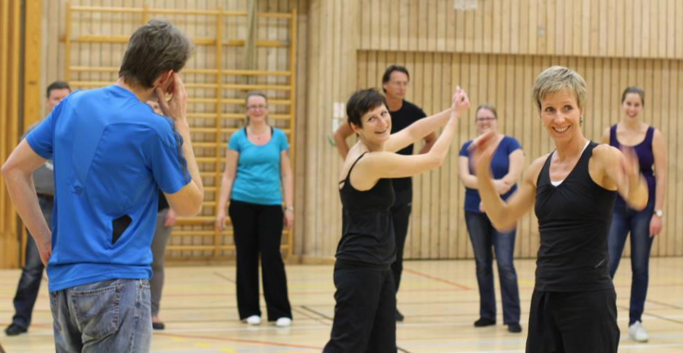 Blues taster Måndagen den 26:e januari kl. 19.00-20.00 i EOS-hallen. Philippa Svensson från Cats Corner i Malmö och Vivien Nivesse från England kommer för att introducera oss i bluesens värld.