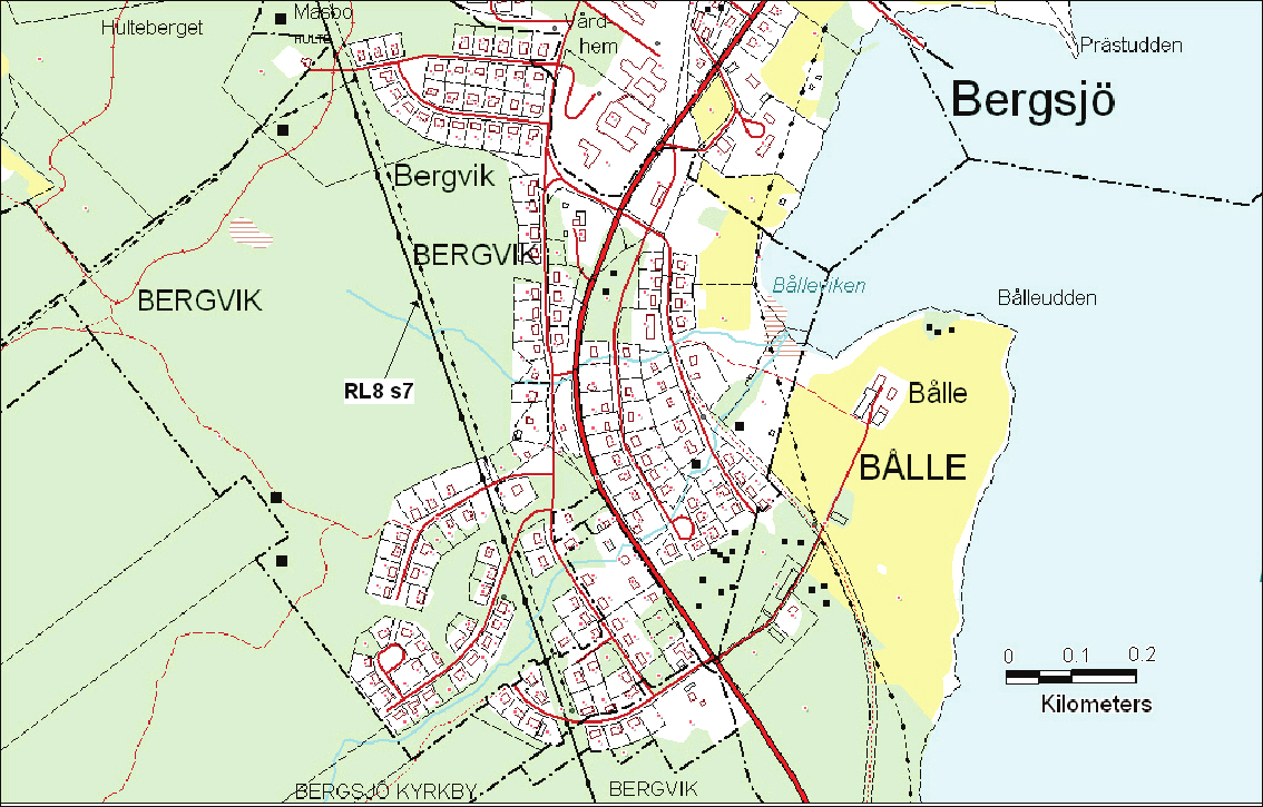 51 Figur 9.2 Ledningens passage genom Bergsjö. Parallellt och öster om RL8 S 7 sträcker sig en 10 kv ledning. 9.1.7 PLANFÖRHÅLLANDE Ledningen berör en detaljplan vid fritidsområdet vid Annsjön.