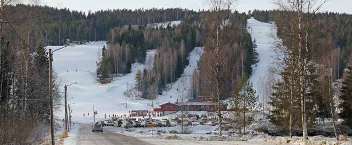 91 Valfjällets Skicenter AB Vintern 2013 präglades av många kalla fina dagar, påsken låg tidigt och anläggningen kunde hålla öppet med goda förhållanden fram till den 7:e april för att sedan öppna