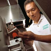 Energiåtervinning Värme från kompressionen kan återvinnas och användas i industriprocesser såsom förvärmning av matarvatten till värmepanna, uppvärmning av byggnader osv.