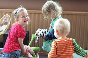 möten för barn och föräldrar Öppen förskola En samlingsplats för barn att leka och vuxna att umgås. Vi pratar, umgås och fikar till självkostnadspris.