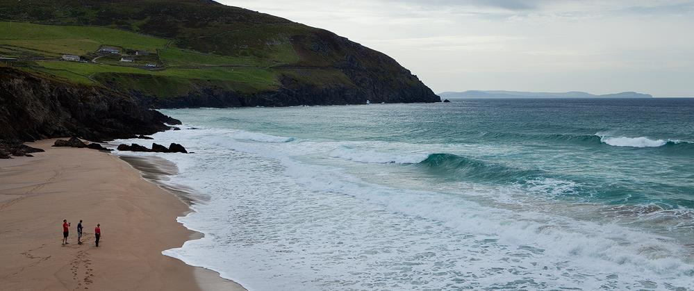 Dingle Way, Camp - Cloghane, 7 nätter 1(6) Vandra på Irland Coumeenole Beach, Dingle Dingle Way, 7 nätter Camp Cloghane, 5 vandringsdagar Den 65 km långa halvön Dingle ligger cirka 305 km sydväst om