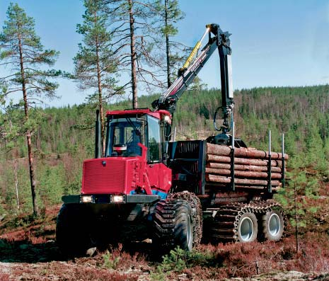 ARBETSRAPPORT FRÅN SKOGFORSK NR 629 2007 Bränsleförbrukningen hos skördare och skotare vecka 13 och 39, 2006 Torbjörn Brunberg Foto: Komatsu Forest.