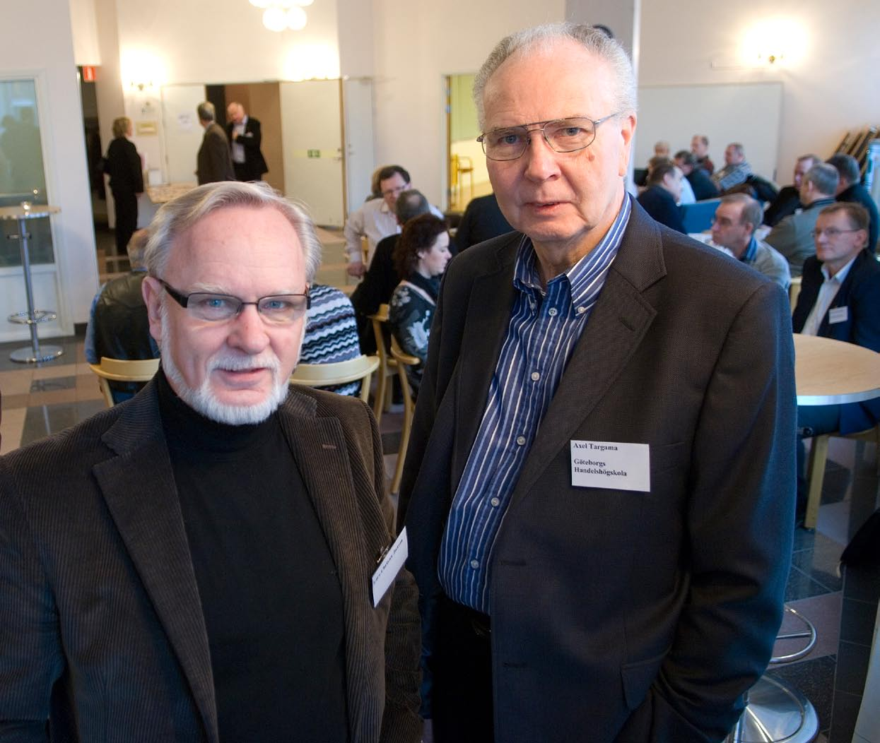 Lars Christer Jonson och Axel Targama har varit föreläsare under samtliga fem seminarietillfällen. De har talat under rubriken: Högre kompetens ställer nya krav på ledarskapet.