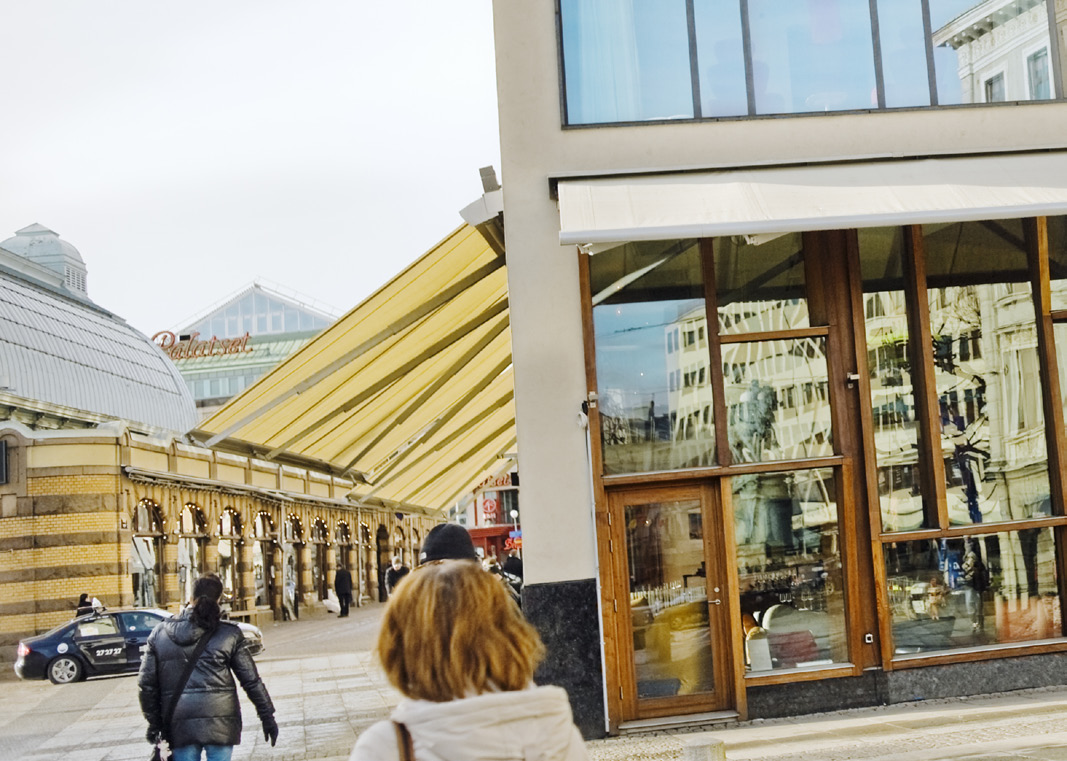 inledning BAKGRUND Restauranger har ofta stor betydelse för ett områdes totala kommersiella och kulturella aktivitet liksom dess konkurrenskraft oavsett om det är fråga om nyare