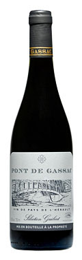 Mas de Daumas Gassac Pont de Gassac Rouge 2012 Languedoc-Roussillon, Frankrike Pont de Gassac är ett speciellt vin från egendomen, skapat för att beskydda några av områdets branta och minst