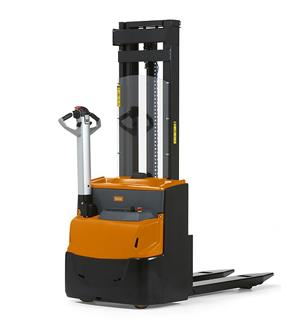 14 Figur 9 Rocla SWS 12( i) (Rocla, u.å.) 3.4.2 Automatlager Ifall lagrets godsflöde är tillräckligt stort så kan det också vara lönt att skaffa sig ett helt automatiserat lager vilket gör att behovet av truckar minskar.