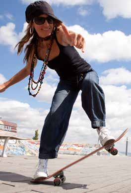 Actionytan Bergkristallsparken 20 juni-19 augusti Kråkbärsgatan 1/ Bergkristallsgatan 50 Actionytan är till för skateboard, kickbike, BMX och inlines ytan är öppen för alla.