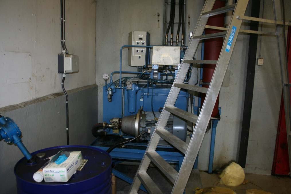 5: Hydraulaggregat med kringutrustning (punkt 22 ovan) 17 (22) repo03.