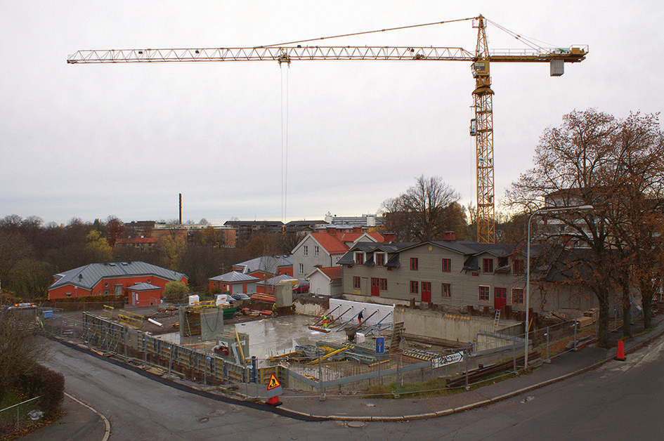 manhang mellan stadsdelar samt utveckla nya stadsdelar som Vallastaden och Djurgården för att på så sätt bygga samman staden inåt.