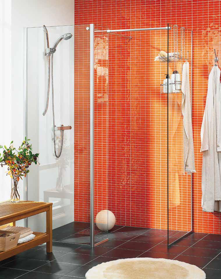 HAFA DUSCHVÄGG & DUSCHDÖRR HAFA CRISTAL WALK-IN-SHOWER. En duschlösning utan dörr, här skärmar en av glasväggarna av duschytan.