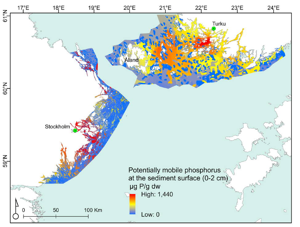 Figur 11. Koncentrationer av mobilt fosfor i sedimentet i kustområden nära Stockholm och Åland interpolerade med Ordinary Kriging (Puttonen et al. 2014).