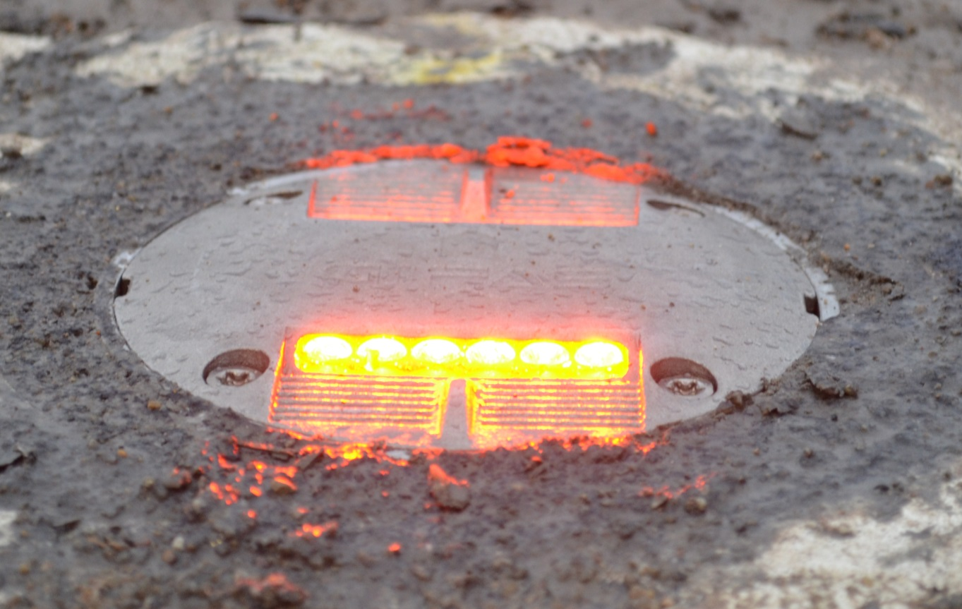 TrafficLED Installationsanvisning Översättning: Malux Sweden AB www.malux.