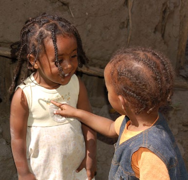 UTVECKLINGSSAMARBETE Projekt och fadderprogram 2015 ETIOPIEN STÖD FÖR UTFATTIGA FAMILJER Bethlehem Family Development Programme (BFDP), Debre Zeit BFDP:s verksamhet fokuserar på att stödja familjer
