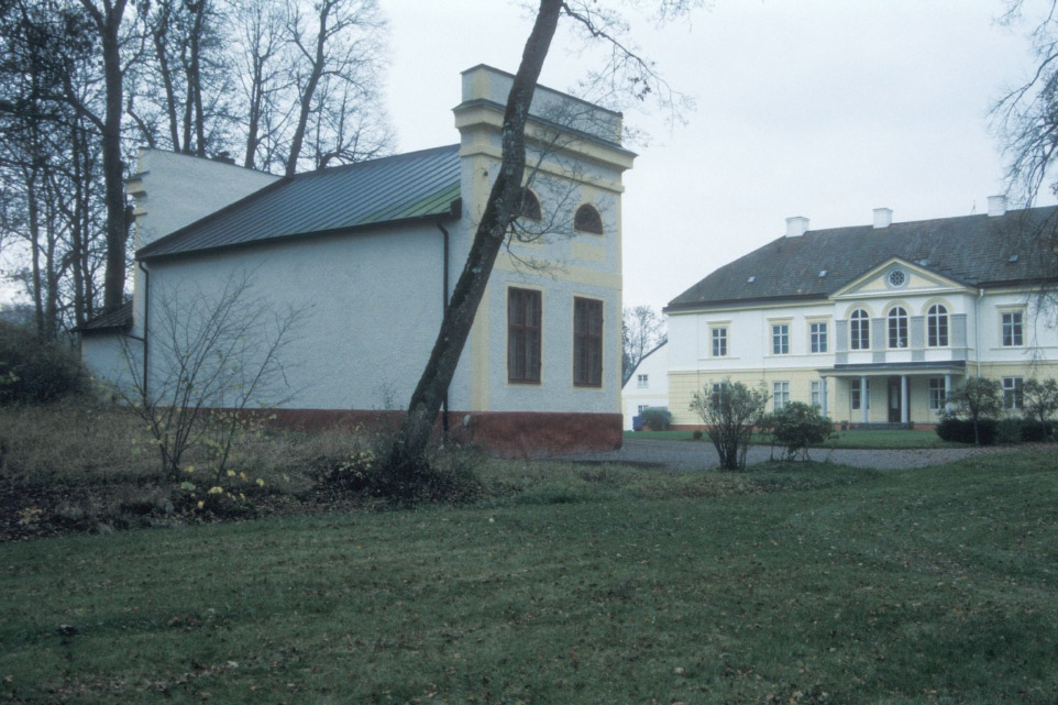 Lagmansö, Flens kommun 137 vid Handberg byggt ca 40 år senare men av samma typ som orangeriet vid Lagmansö.