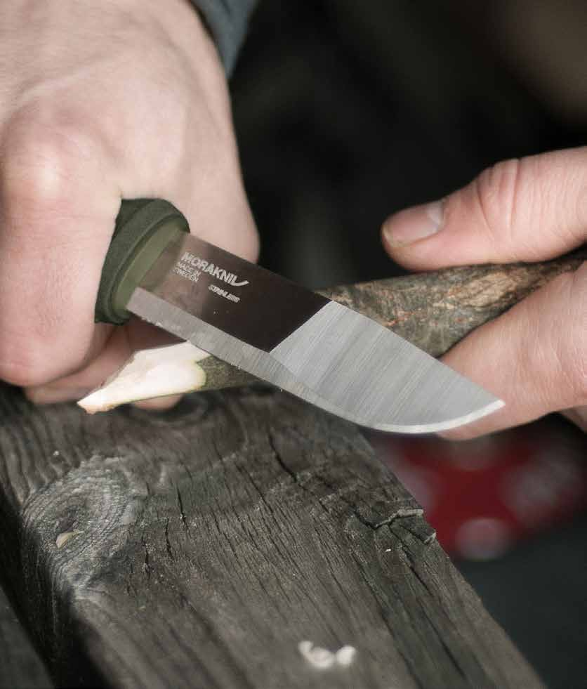 Morakniv Outdoor Morakniv Kansbol Lat 61.112226 Lon 14.358212 Rötterna i den långa traditionen av skandinaviskt friluftsliv gör Kansbol till en pålitlig partner när vildmarken lockar.