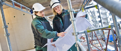 Data, teknik och naturvetenskap De största yrkena i yrkesområdet är mjukvaruoch systemutvecklare och ingenjörer samt tekniker inom maskinteknik och elektroteknik. I dessa yrken arbetar 2800 personer.