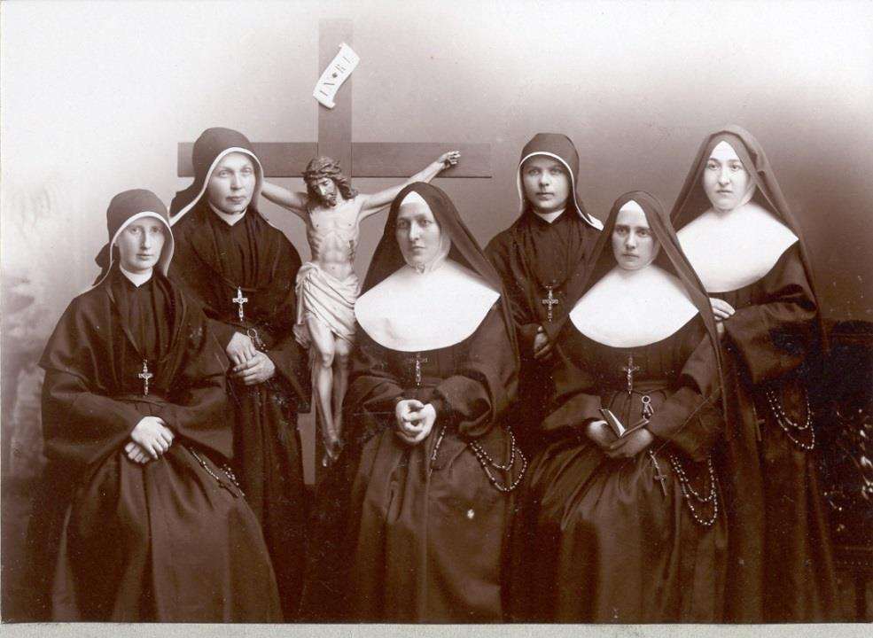 Feminina ordensmän Katolska