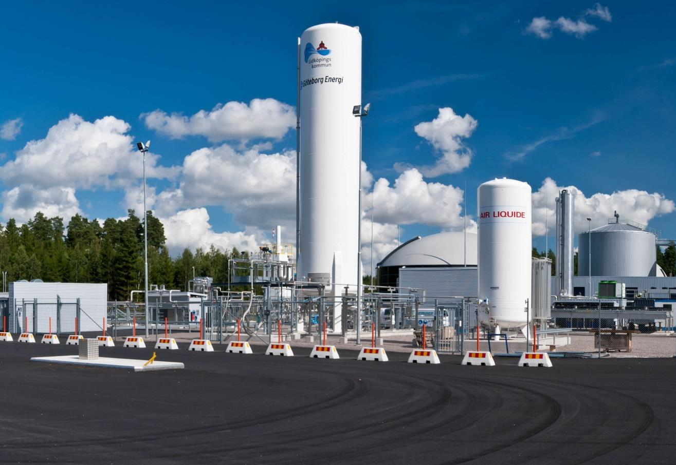 Sammanfattning I den här miljörapporten beskrivs verksamheten vid Lidköping Biogas AB:s anläggning i Lidköping. I anläggningen produceras flytande biogas (LBG) och komprimerad gas (CBG) transiteras.
