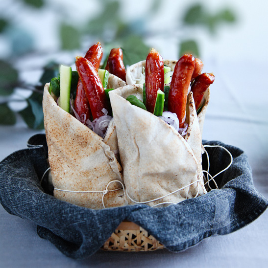 Kommande meny vecka Recept 1: Recept : Recept 3: Ostgratinerade pastastubbar med nötfärs Stekt kolja med gyllene mos Wrap med korv och fetaostmos Recept 4: Recept 5: Lax med dilldoftande pasta med