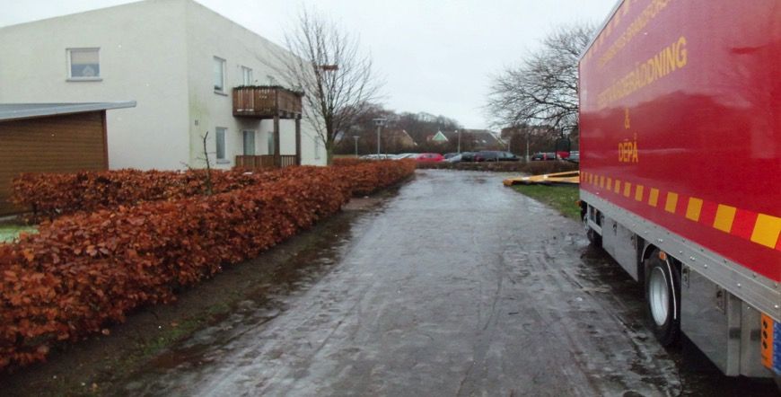 Söndagen övergick snöfallet till regn och tö.