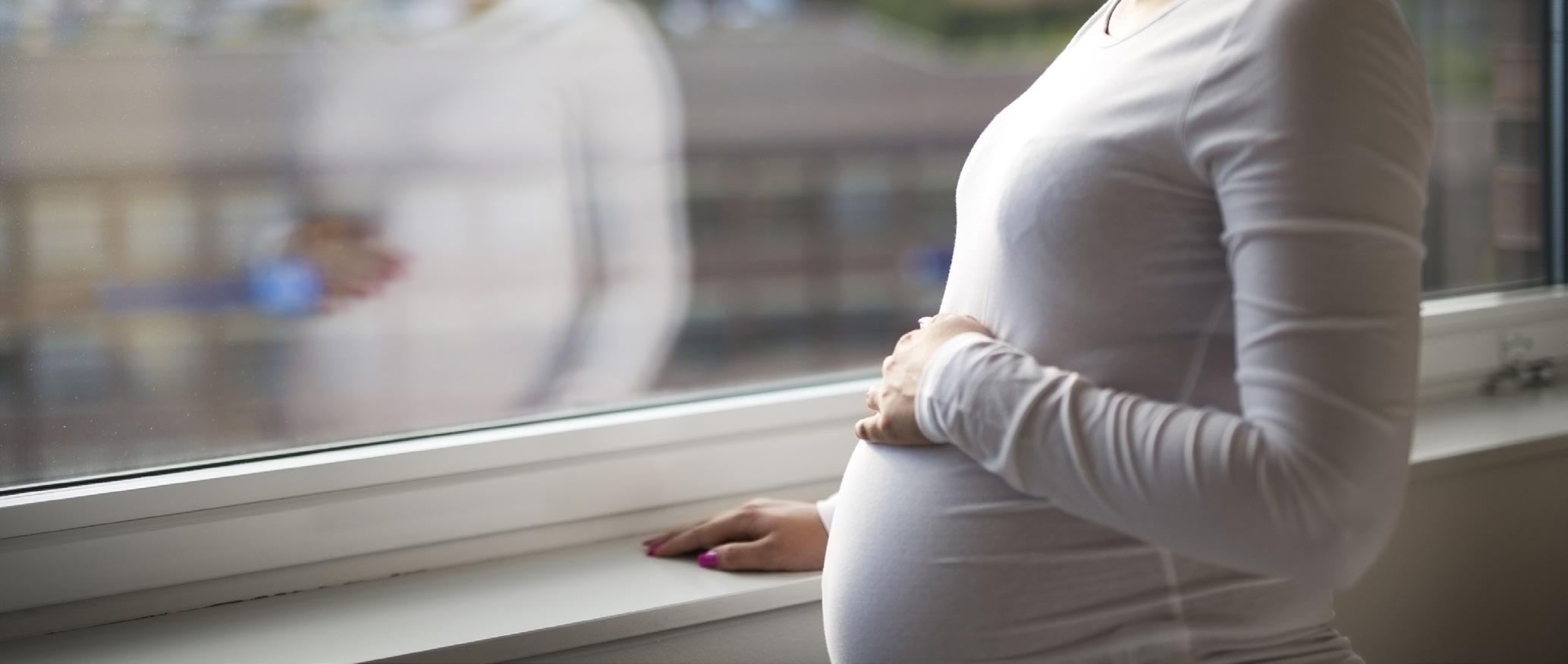 Foto: Istockphoto. Personen på bilden har inget med texten att göra. Alkohol och graviditet En kvinna som är gravid ska inte dricka alkohol.