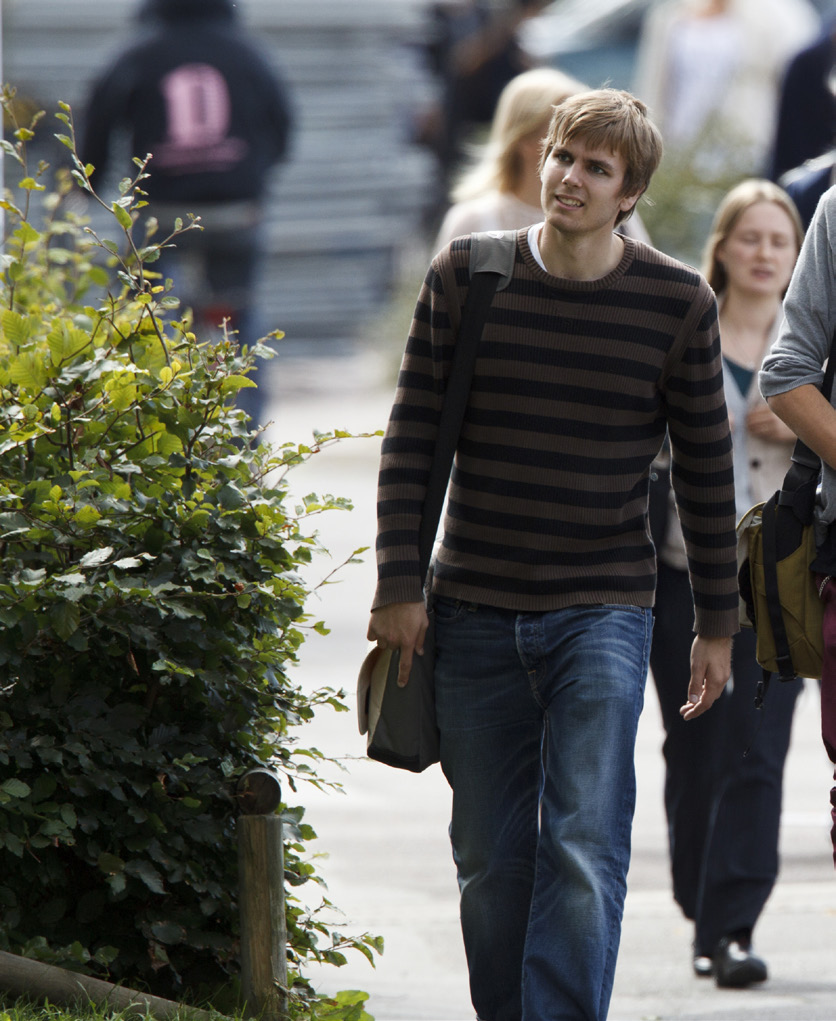 6 LTH-GUIDEN Välkommen i LTH! GRATTIS TILL ANTAGNINGEN! När du kommer till oss i höst möts du av ett campus som sjuder av liv. Här möts kunniga lärare, nyfikna studenter och ett bubblande studentliv.