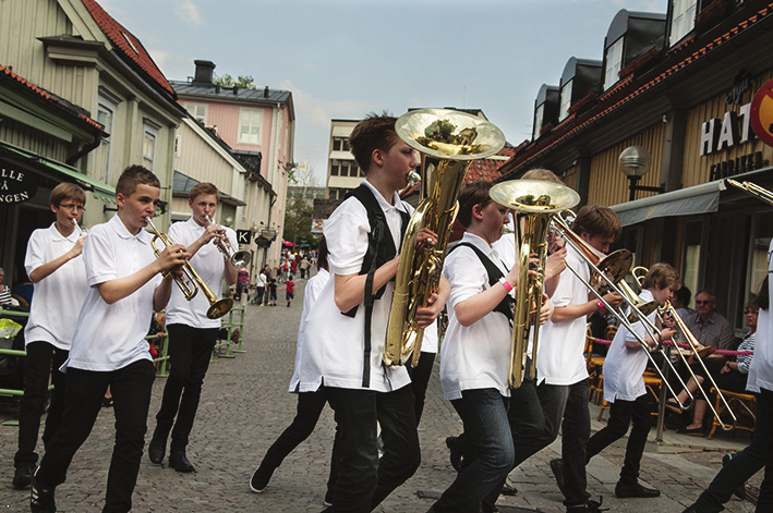 Ung festival med glimten i örat Blåsfestivalen 2014 i Ur Blåsfestivalprogrammet 2014: (med reservation för ändringar och tillägg) Fredag: Ankomst till samt Incheckning Vi startar igång festivalen med