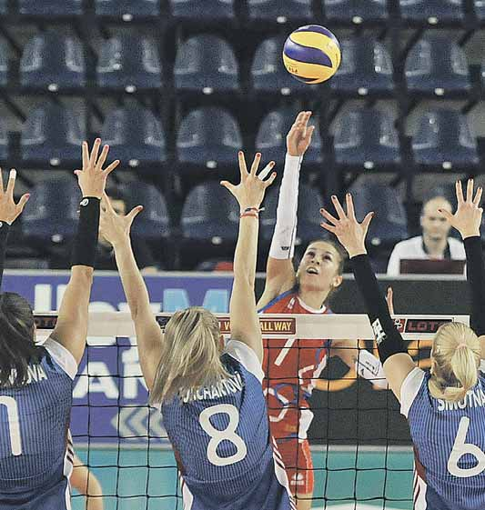 SERVIS 21 V odvete baráže ME 2017 volejbalistiek: SLOVENSKO ČESKO 3:2 PRVÝ ZÁPAS 0:3 Súperova radosť už po treťom sete POPRAD (ku+int) Aj keď v odvete baráže o ME 2017 v Azerbajdžane a Gruzínsku