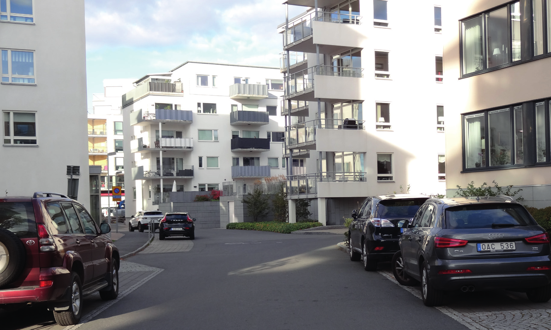 Inledning Enligt plan- och bygglagen, PBL, ska tomter som tas i anspråk för bebyggelse i skälig utsträckning förses med utrymme för parkering av fordon, på tomten eller i närheten av denna.