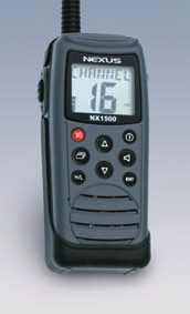 Bärbara VHF VHF-tillbehör 175 5631-23 5631-71 5631-330 5631-325 VHF bärbar - ICOM 5631-23 ICOM IC-M23, flyter. Blinkar när den hamnar i vattnet, även om strömmen är avstängd.