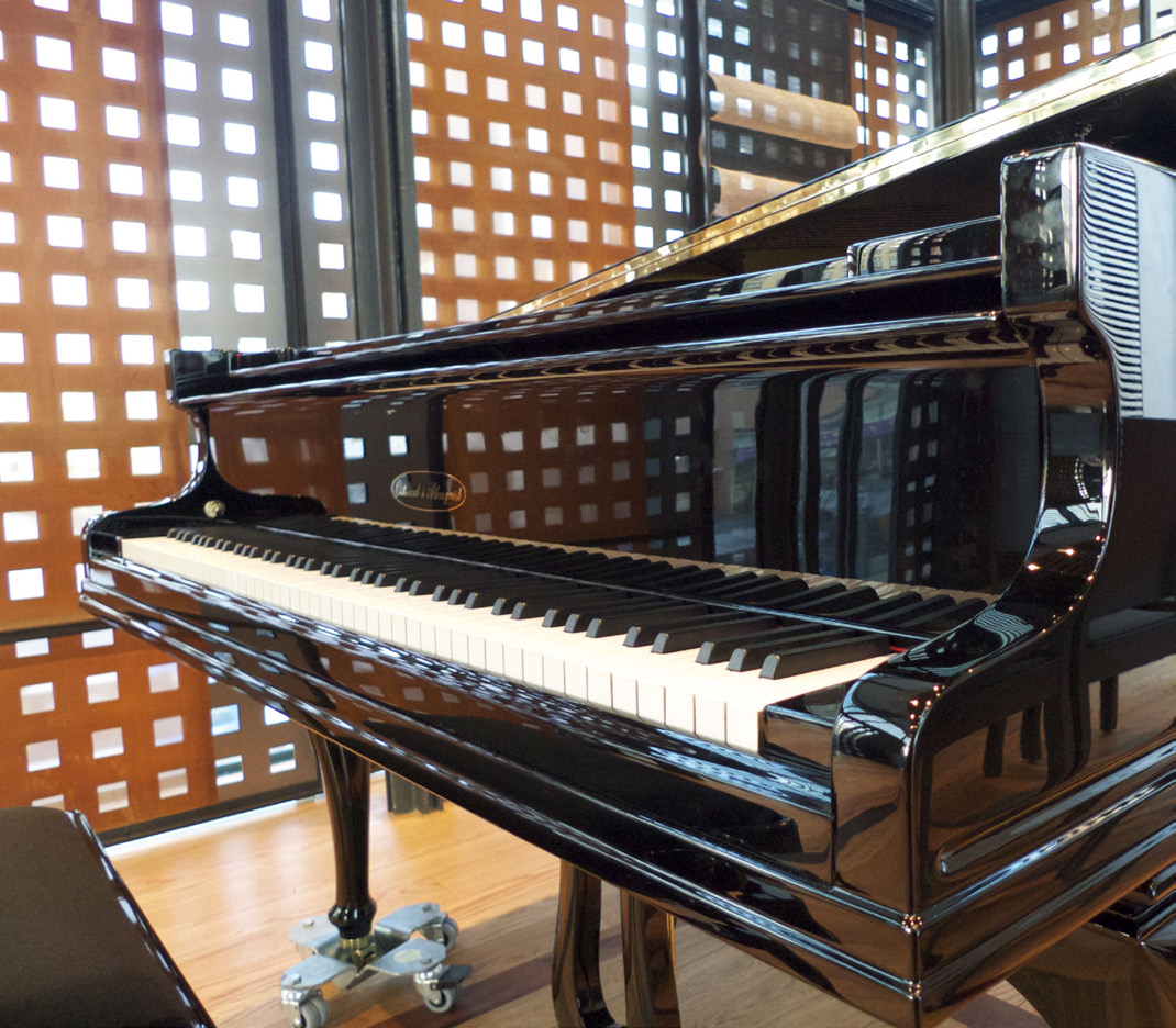 KONSERTER Söndagskonserter 16.00 Fri entré 8/1 Kammarmusik Njut av toppmusikerna Daniel Migdal, violin och David Huang, piano, som framför musik av Brahms, Ravel och jazzpianisten Carl Bagge.