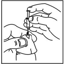 2. Fatta spetsen av penis med en hand och manipulera den försiktigt för att vidga mynningen av penis. Observera!