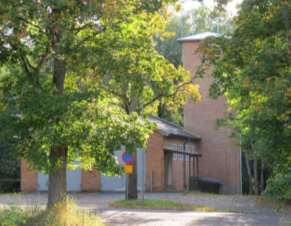 De två allra äldsta husen i Åfors: Bromsasmedens bostadshus, sedan 1960-talet Valliens (Ålgärdehult 1:53) och mjölnarbostaden (Ålgärdehult 1:80). Arbetarbostad för flera familjer (Ålgärdehult 1:59).