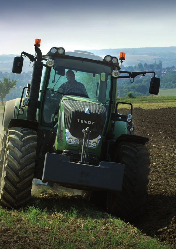 Dina fördelar 17500 liter bränsle sparade med SCR* Den automatiska effektiviteten hos Fendt gör sparandet