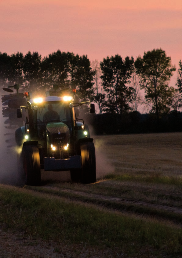 Fendt 819 Vario 200 hk 147 kw Fendt 822 Vario 220 hk 162 kw Fendt 824 Vario 240 hk 176 kw