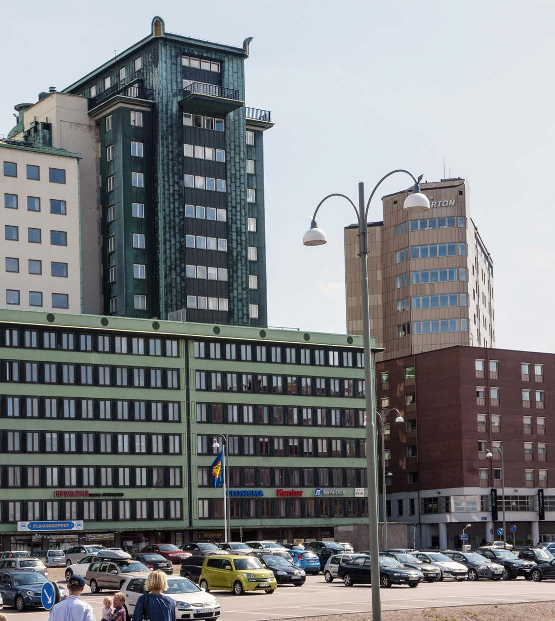 är småhusen beroende av närhet till flerbostadshus. De stadsdelar med högst småhuspriser är också i mycket hög grad stadsdelar med en blandning av flerbostadshus och småhus.