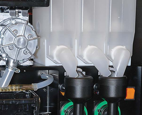 5. Installation och igångsättning. CQube Igångsättning av Kaffemaskin med inbyggd kylenhet för vatten 13.