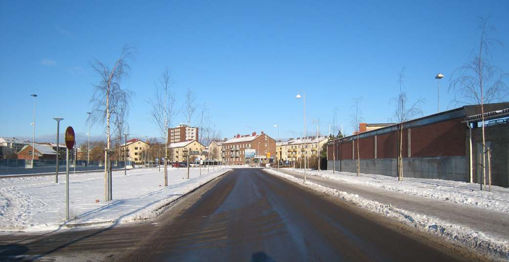 Korsningen Laholmsvägen - Enslövsvägen mot väster. Bolmensgatan mot nor r. om terminalen finns ytterligare ca 30 platser.
