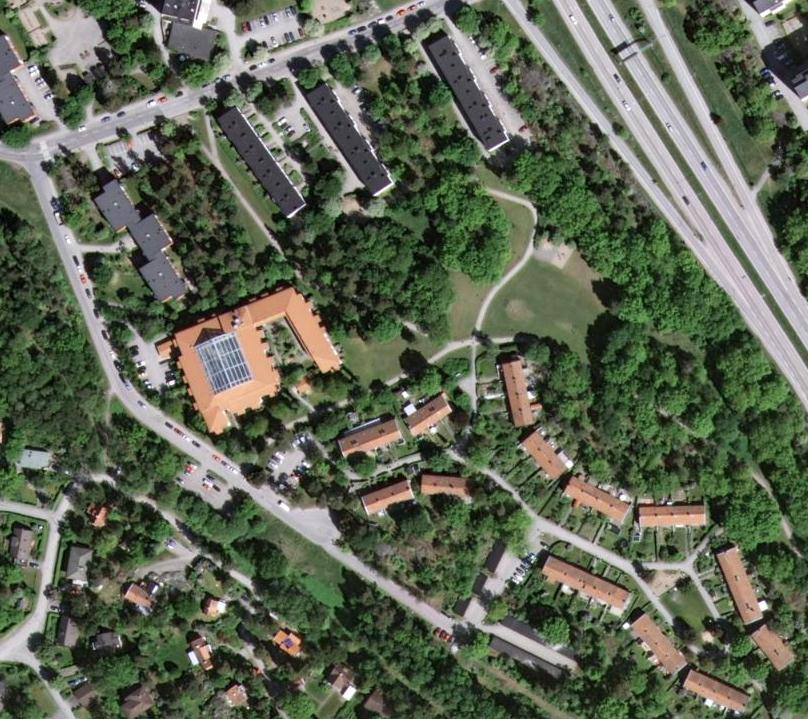 Förutsättningar Inom utredningsområdet finns 3 kvarter innehållande bostadsrätter, hyresrätter samt 50 radhus, se figur nedan.
