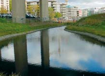 ÅRSREDOVISNING 2004 24 Dagvattenanläggning intill Essingeleden, byggd av Vägverket. Den har vunnit en tekniktävling. Provtagningen sköts av Stockholm Vatten.