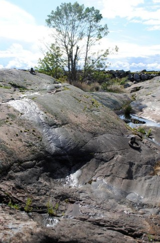 Skoghallsbrukets räls. Foto: Värmlands museum Luftvärn. Foto: Värmlands museum Järnringar. Foto: Värmlands museum Källor: -2014.