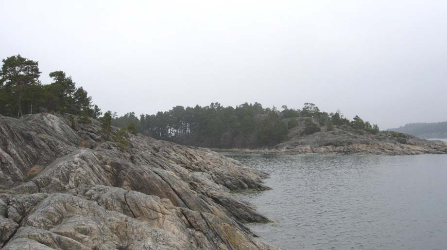 2007-12-14 Komplettering av Underlag till Miljökonsekvensbeskrivning Miljöriskanalys av transporter av farligt gods på väg och järnväg samt i farleden utanför hamnen Planerad hamn vid Stockholm -