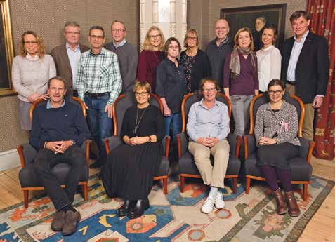 Läkemedelsrådet Stående från vänster: Maria Landgren, Per Berglund, Tomas Kanter, Bengt Ljungberg, Elisabet Lindqvist, Lydia Holmdahl, Ann-Christin Andersson, Gunnar Moustgaard, Maj Carlsson, Emma